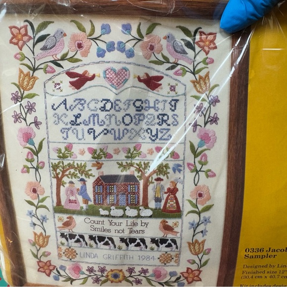 New NOS 1984 The Creative Circle Embroidery Kit # 0336 Jacobean Sampler unopened - Picture 8 of 11